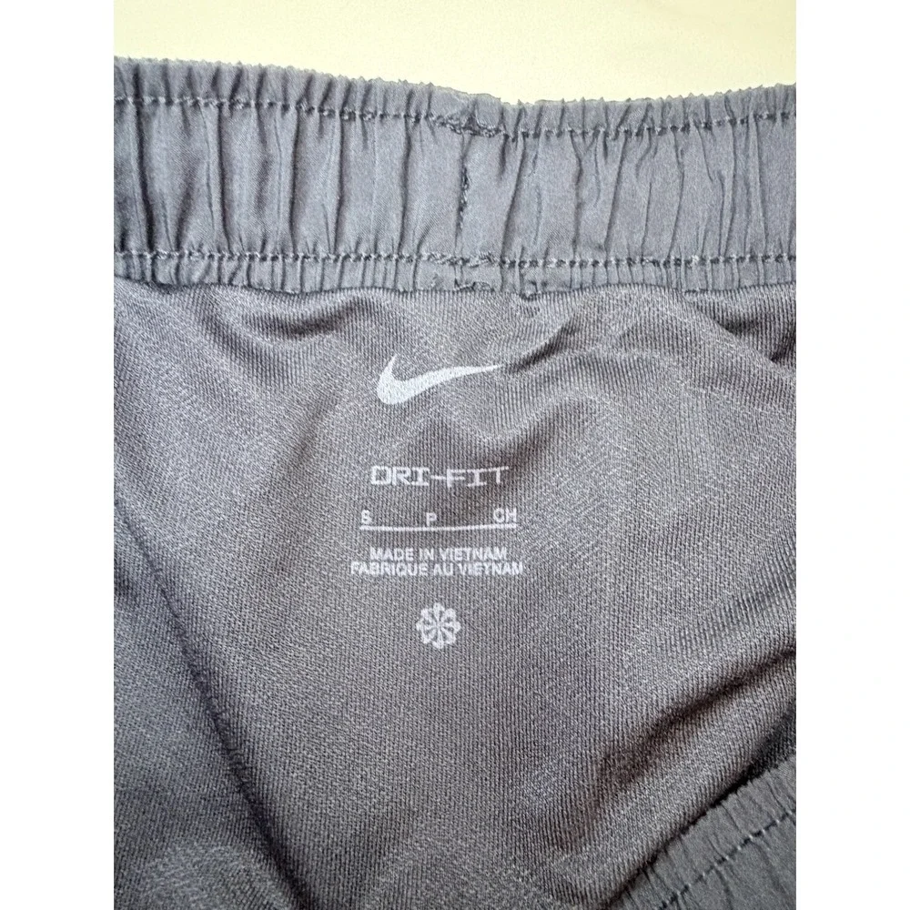 Nike Women's Dri-Fit Tempo 3